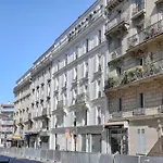 Design Apartment In Montmartre!